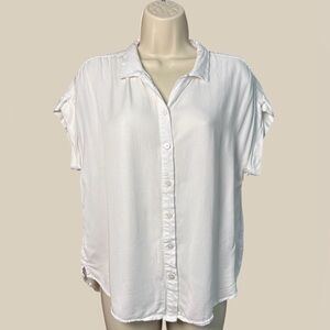Alex & Jordan Women’s White Collared Short Sleeve Button Up Blouse Soft SZ M